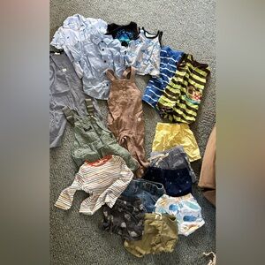 Bundle of child’s clothing size 18M